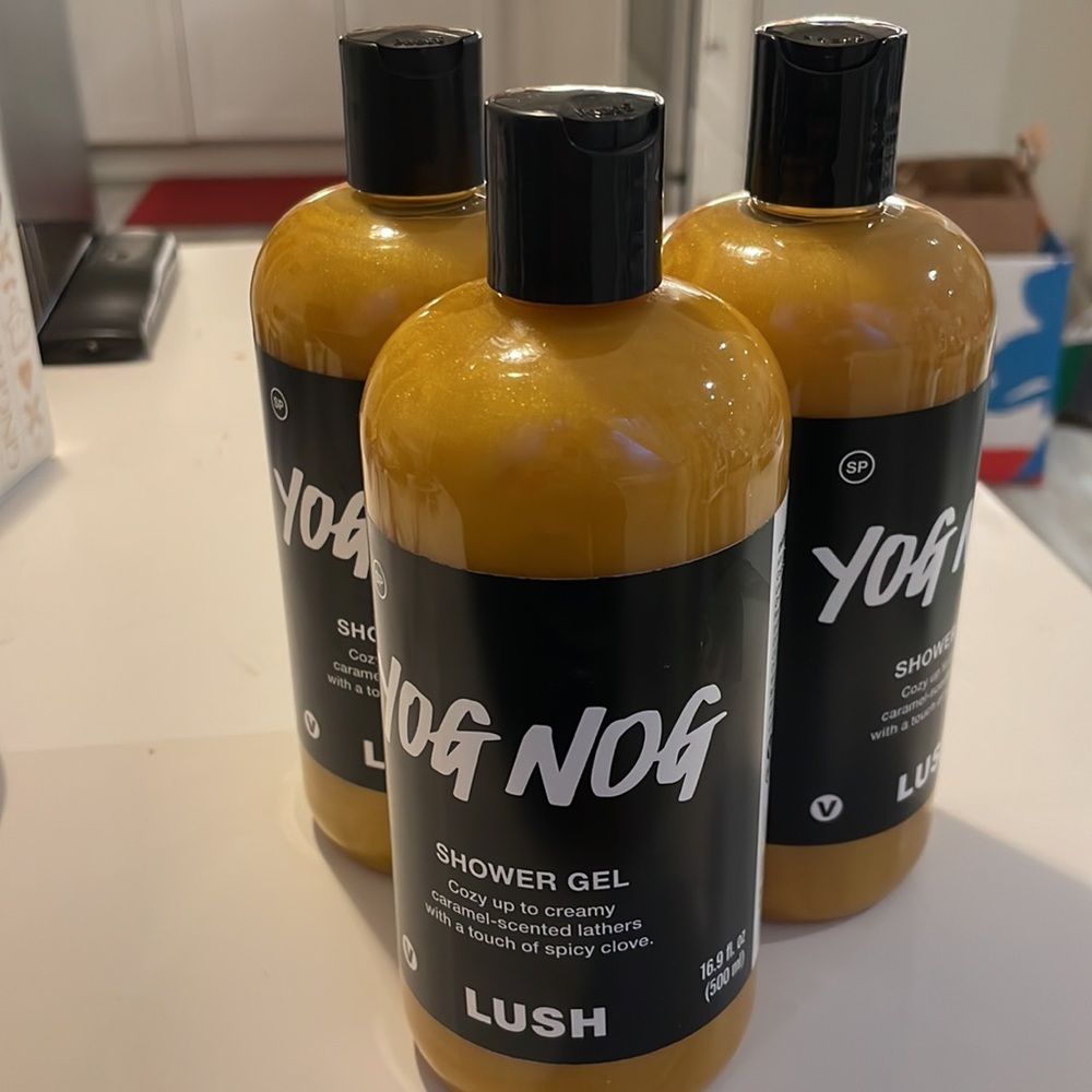 LUSH YOG NOG SHOWER GEL